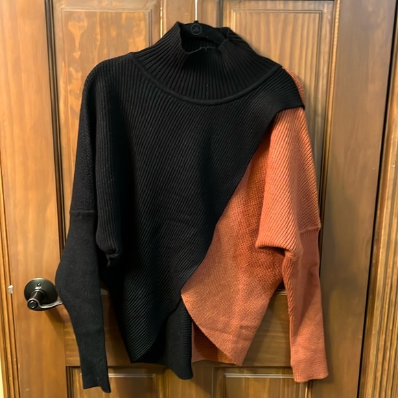 Elan Boulder Color Block Sweater - Picture 3 of 6